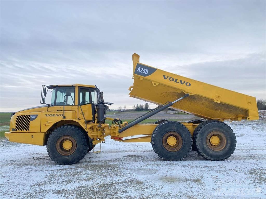 Volvo A25D Belden kirma kaya kamyonu