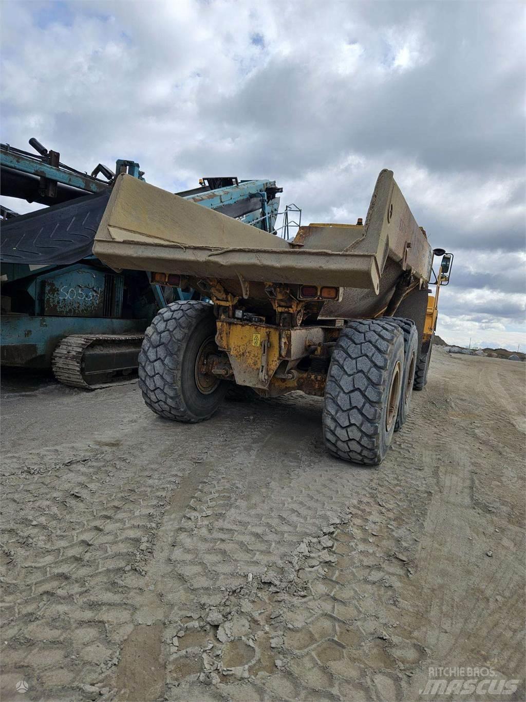 Volvo A25D Belden kirma kaya kamyonu