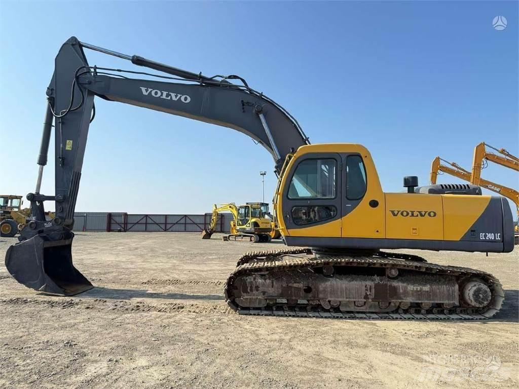 Volvo EC 240 LC Paletli ekskavatörler