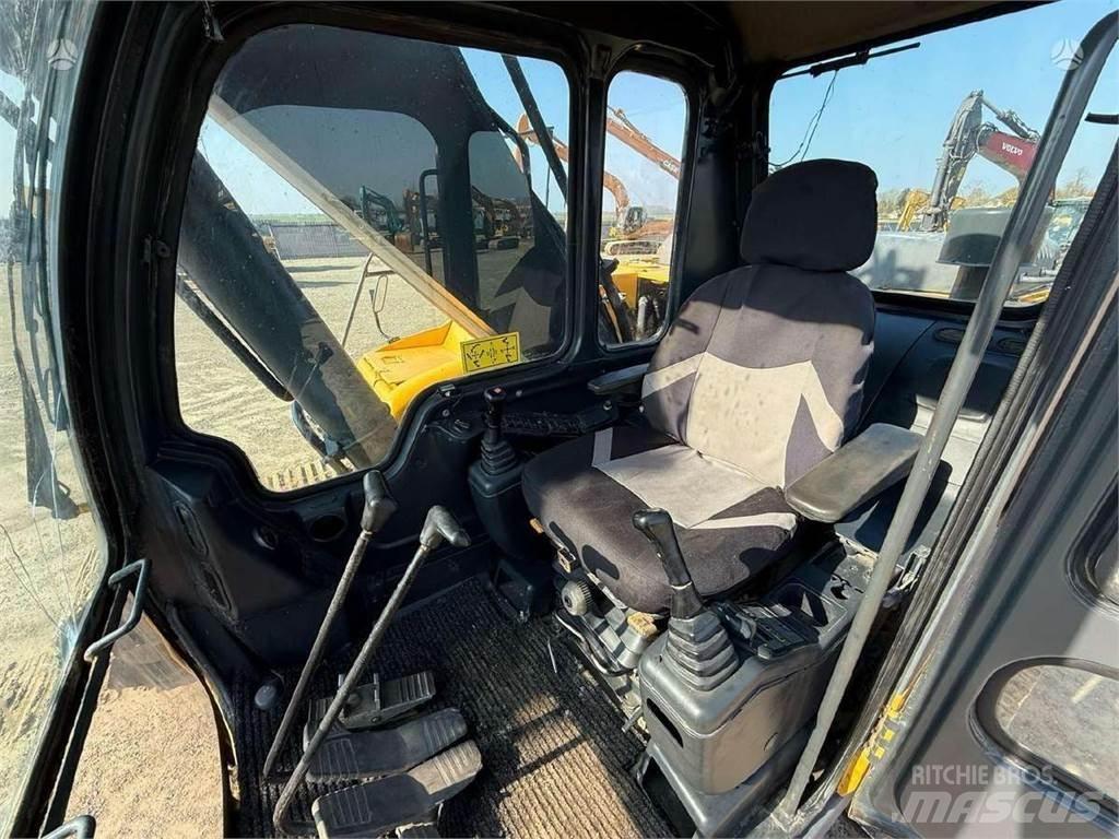 Volvo EC 240 LC Paletli ekskavatörler
