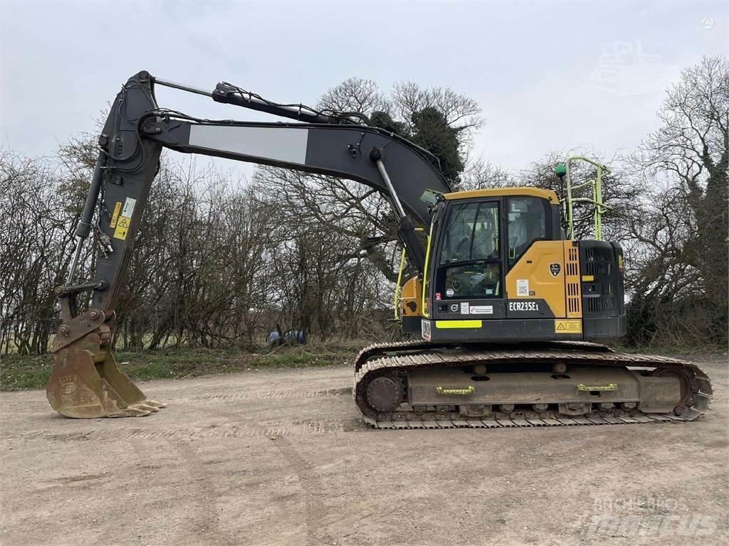 Volvo ECR235EL Paletli ekskavatörler