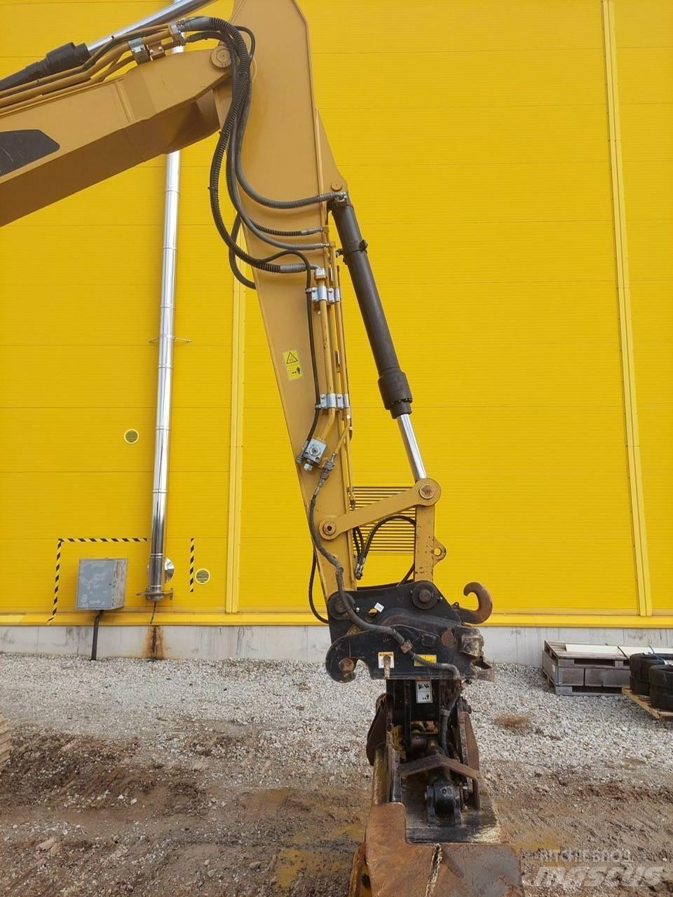 CAT 313 FL Paletli ekskavatörler