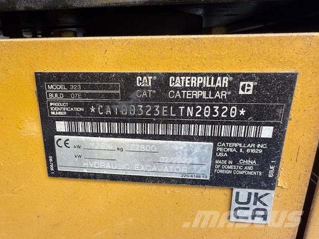 CAT 323-07 Paletli ekskavatörler