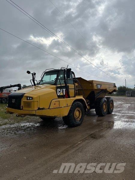 CAT 725C Belden kirma kaya kamyonu