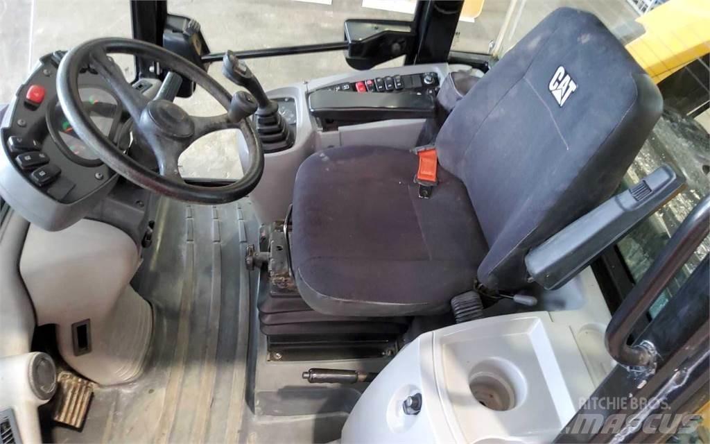 CAT 906M Tekerlekli yükleyiciler