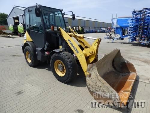 Komatsu 65 Tekerlekli yükleyiciler