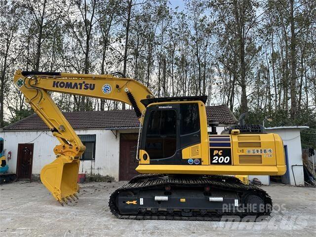 Komatsu PC200-8 Paletli ekskavatörler