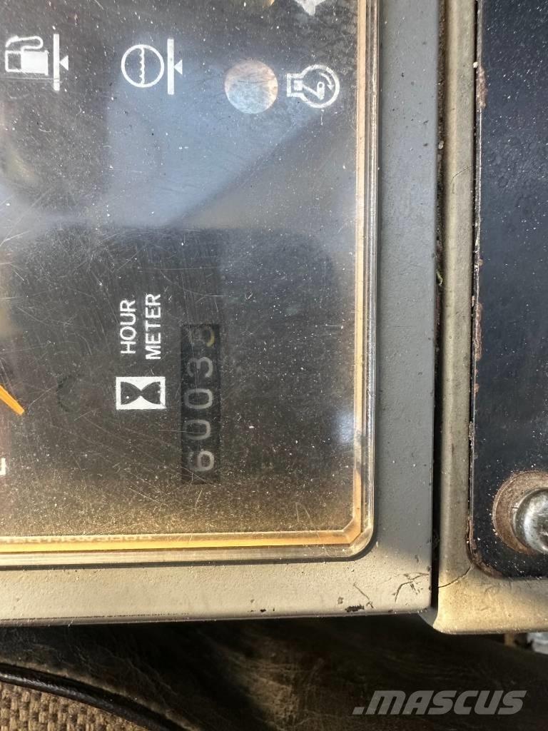 Kobelco K 904-II Paletli ekskavatörler
