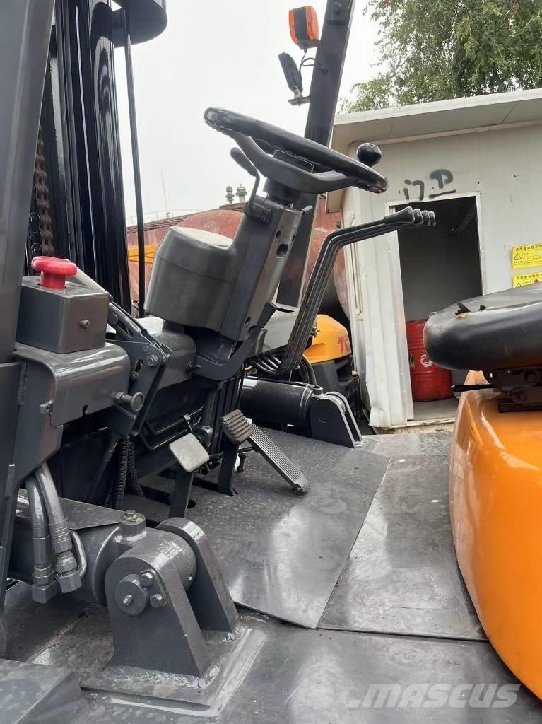 TCM FD 100 Dizel forkliftler
