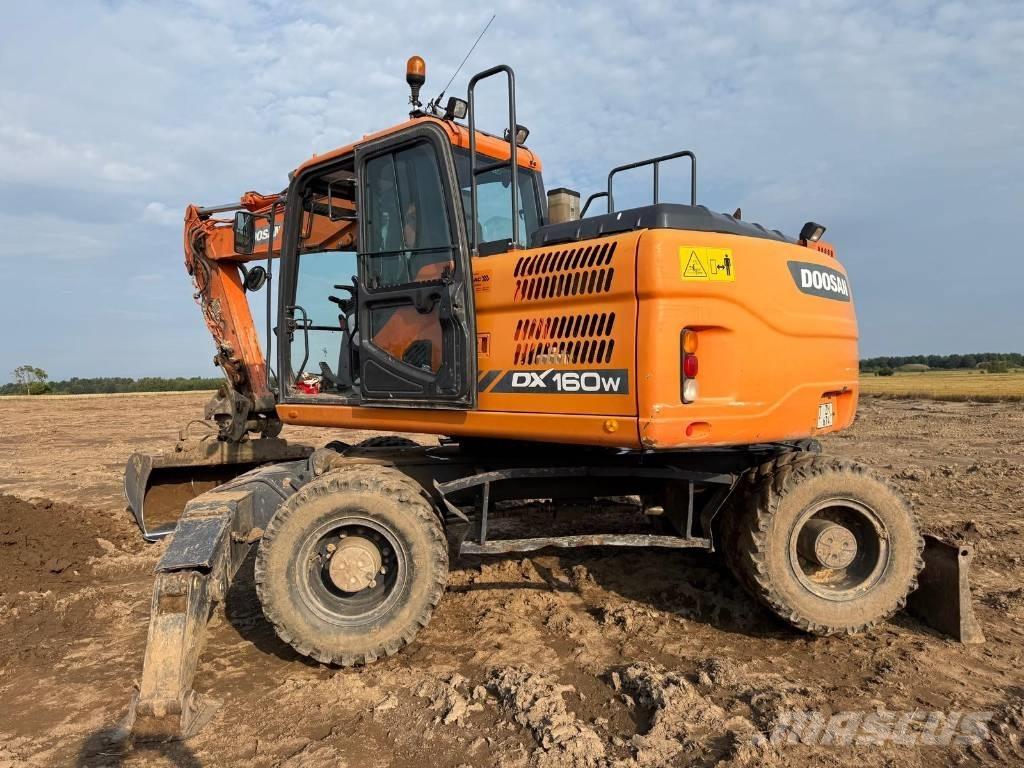 Doosan DX 160 W-3 Lastik tekerli ekskavatörler