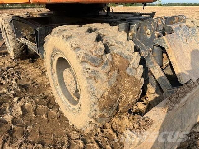 Doosan DX 160 W-3 Lastik tekerli ekskavatörler