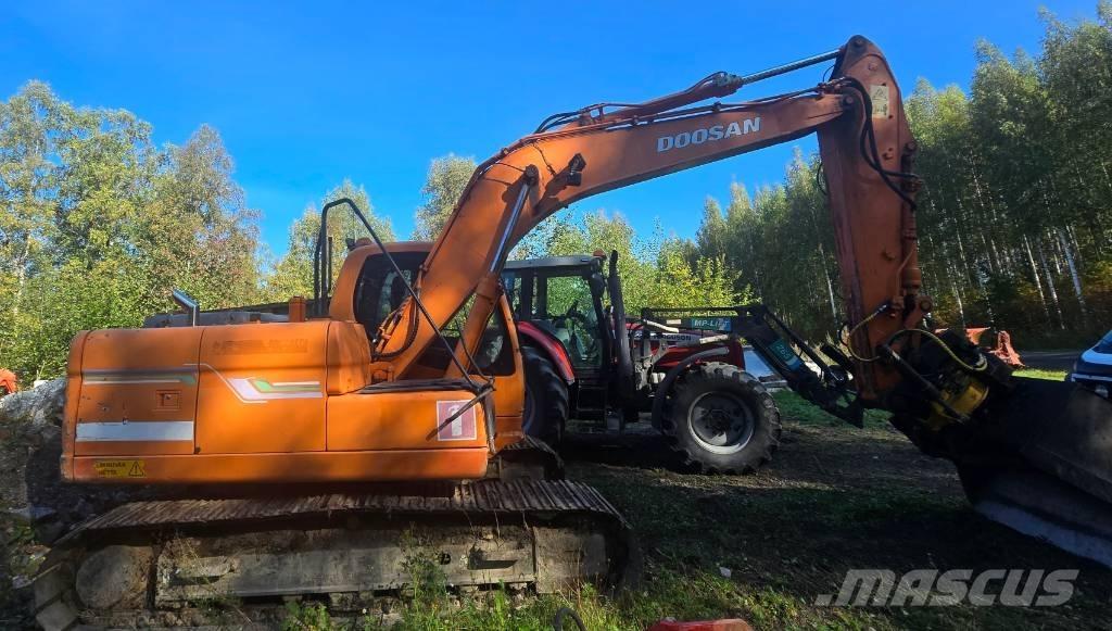 Doosan DX 140 LC Paletli ekskavatörler