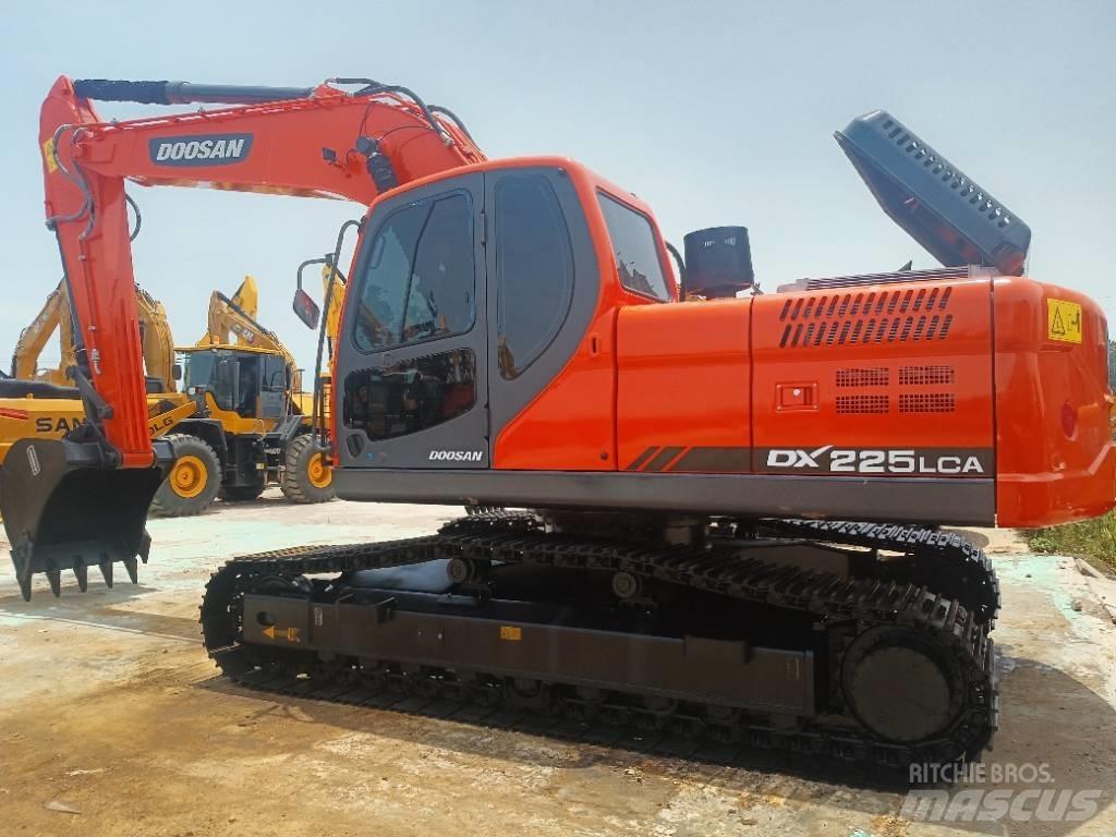 Doosan DX 225 Paletli ekskavatörler