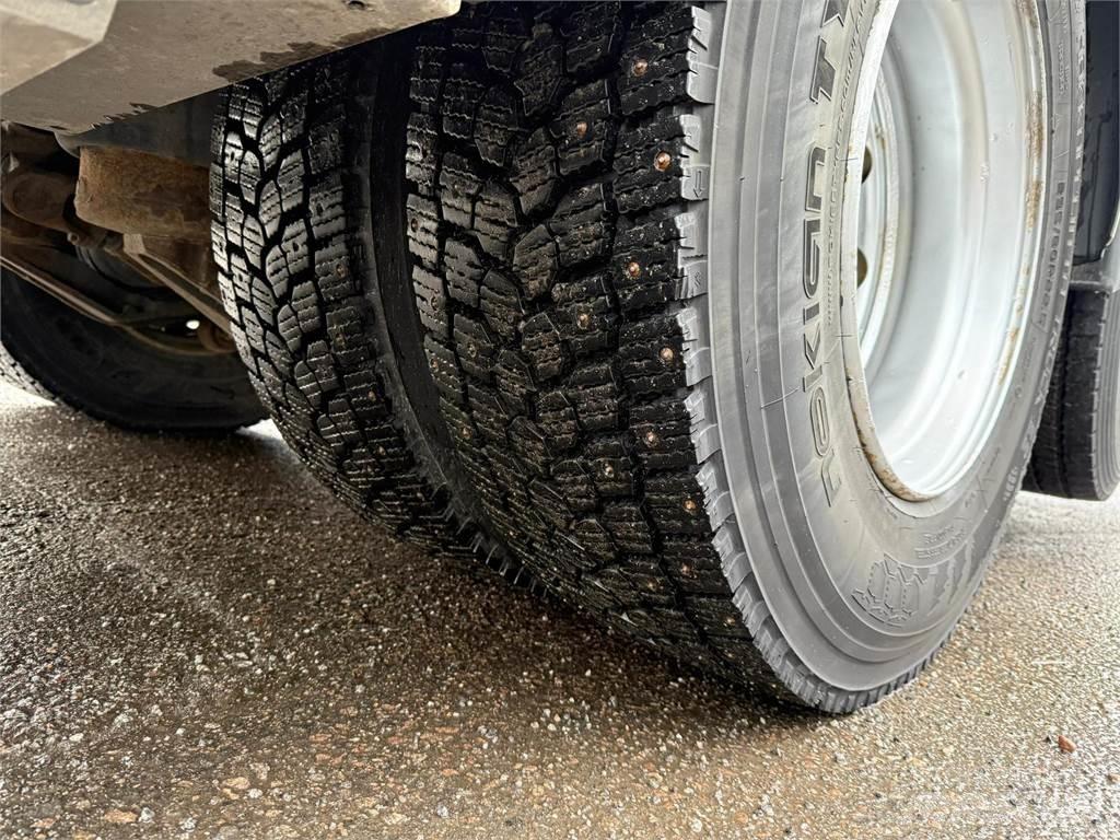 Volvo FM380 6x2 Kapali kasa kamyonlar