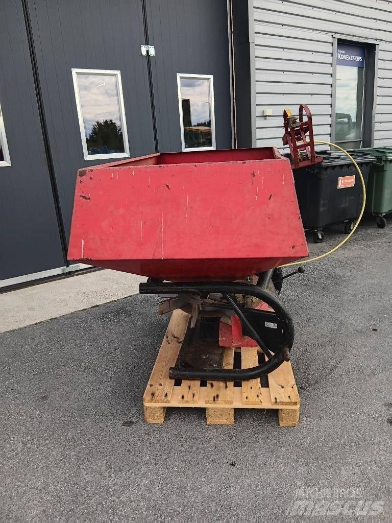 YLÖ Viska 800 Mineral gübre dagiticilar