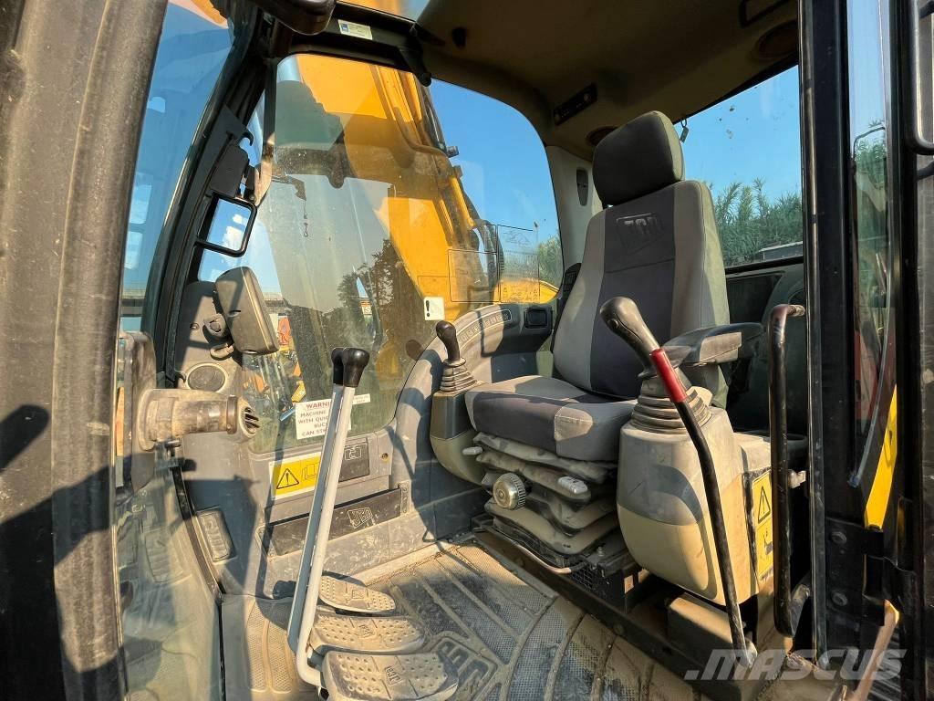 JCB JS 190 N LC Paletli ekskavatörler