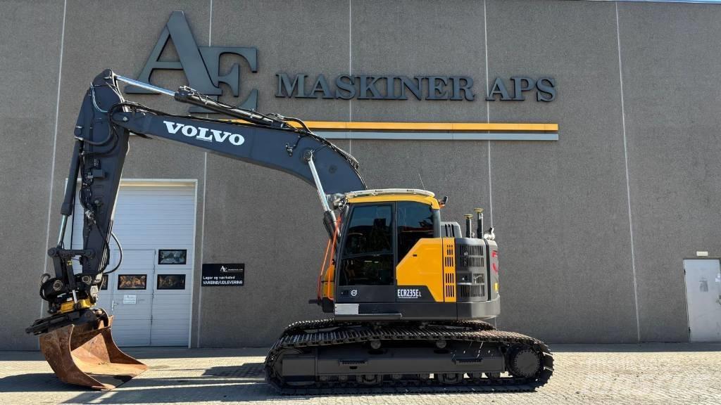 Volvo ECR 235 E Paletli ekskavatörler