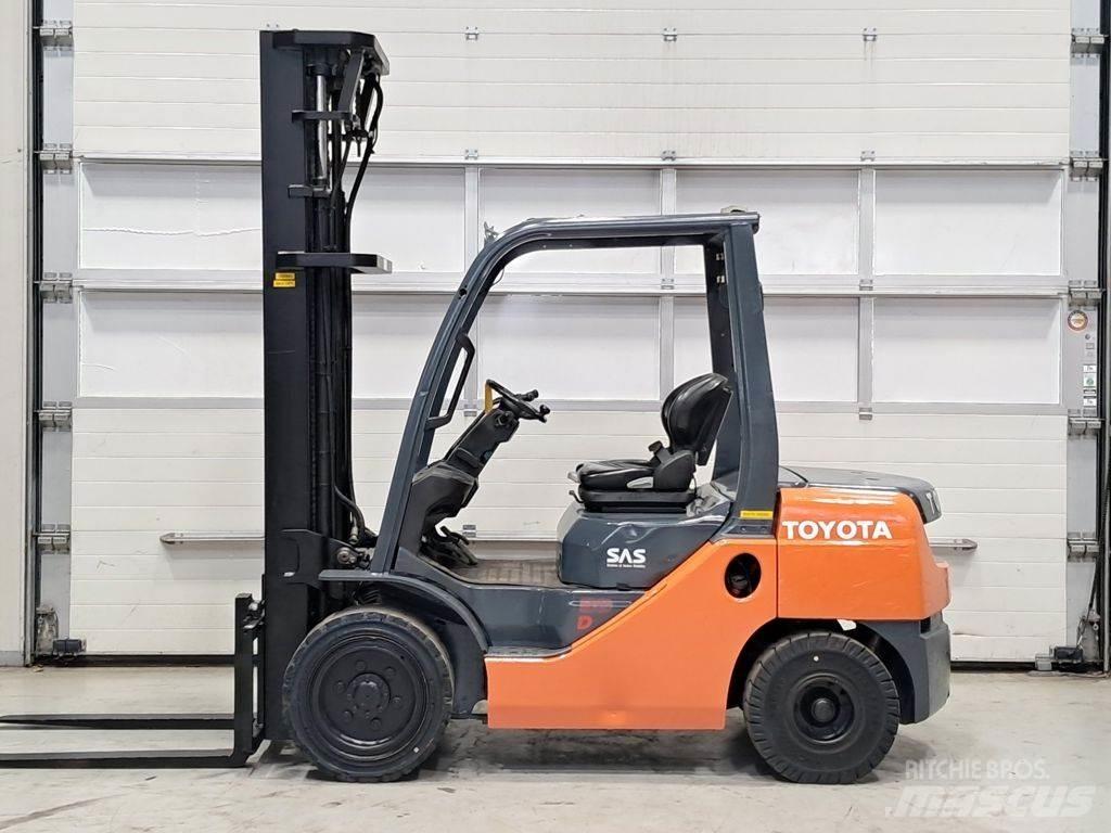 Toyota 02-8FDF30 Dizel forkliftler