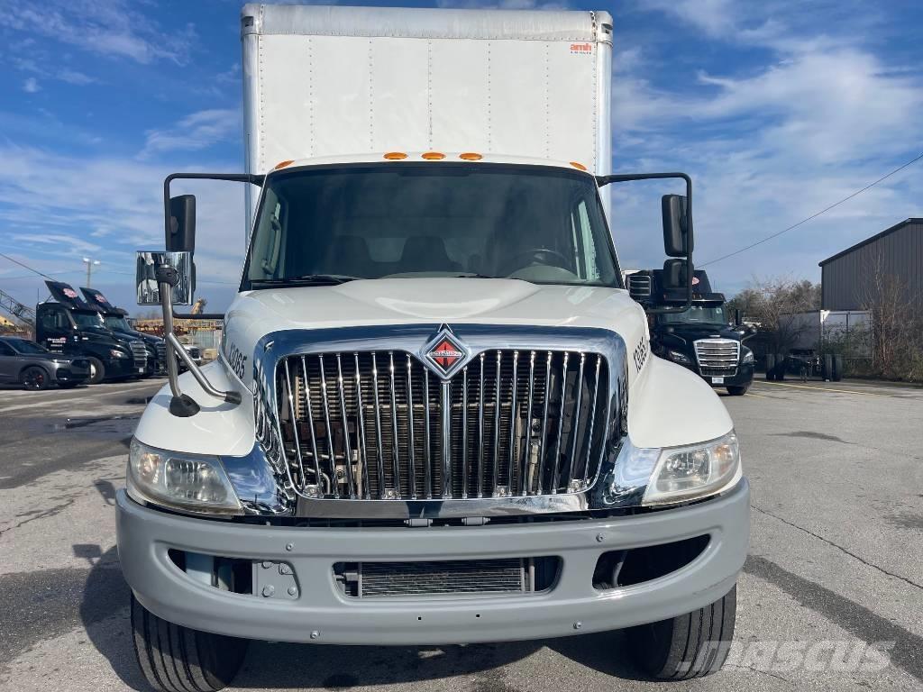 International 4300 Kapali kasa kamyonlar