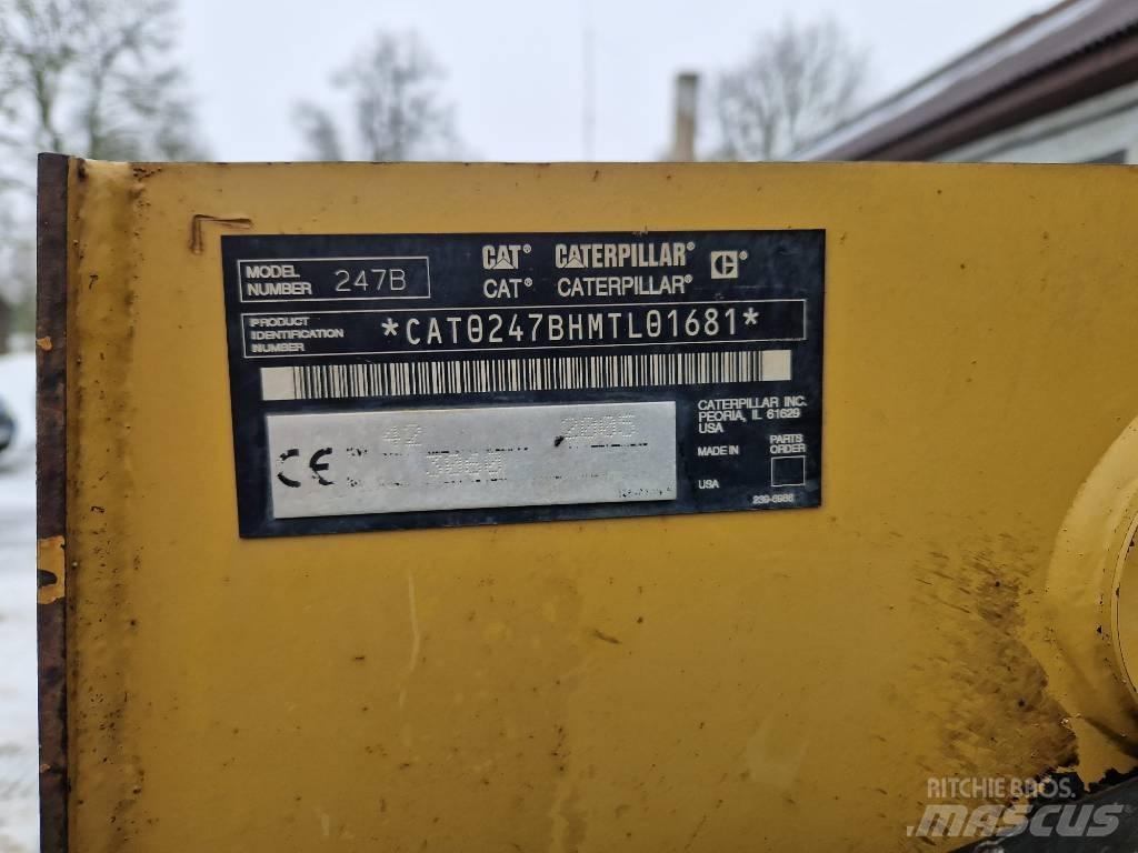 CAT 247 B Paletli yükleyiciler