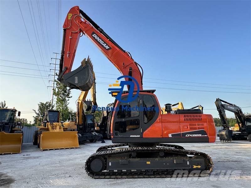 Doosan DX 225 LCA Paletli ekskavatörler