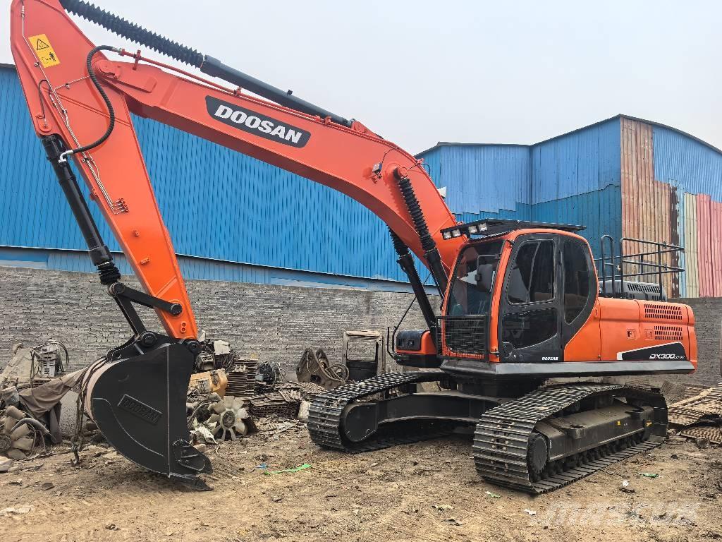 Doosan DX300 Paletli ekskavatörler