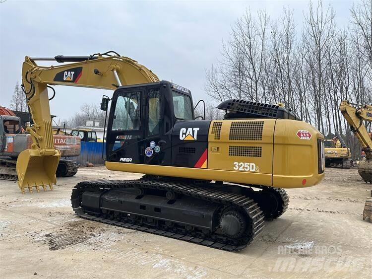 CAT 325D2 Paletli ekskavatörler