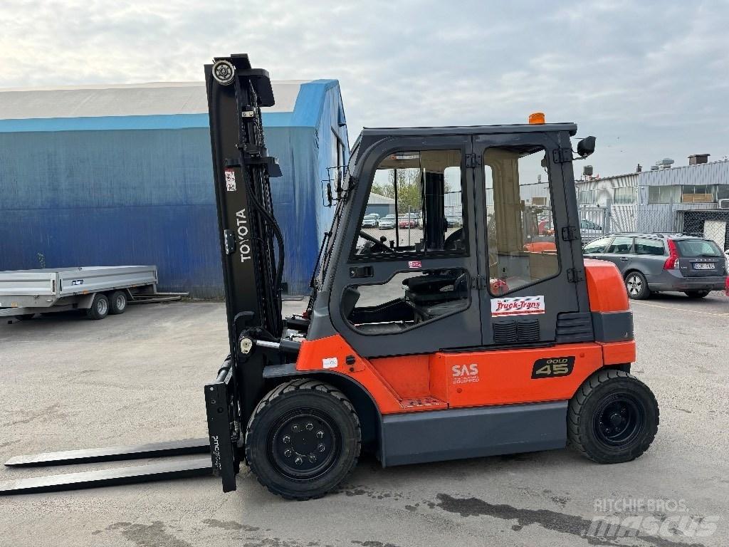 Toyota 7FBMF45 Elektrikli forkliftler
