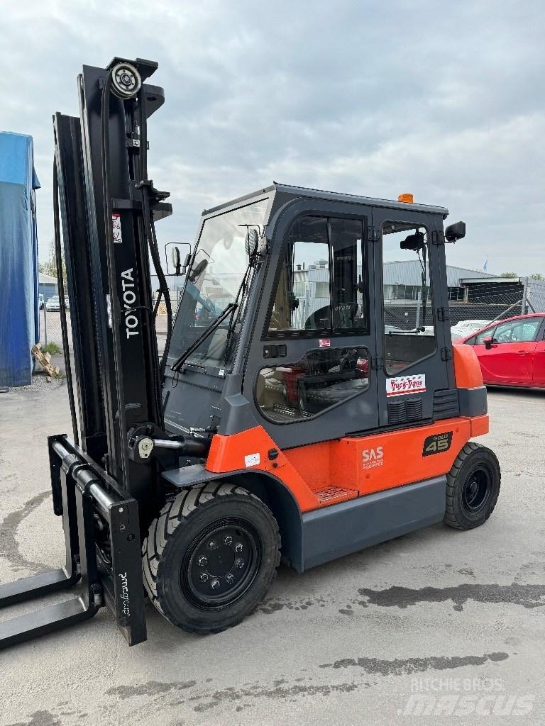 Toyota 7FBMF45 Elektrikli forkliftler