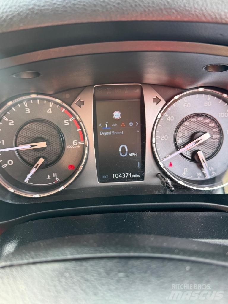 Toyota Hilux Active Pikaplar