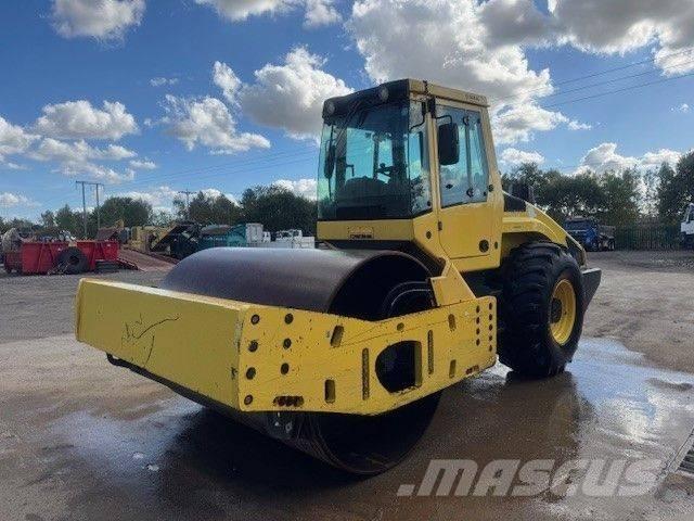Bomag BW 216 DH-4i Tek tamburlu silindirler