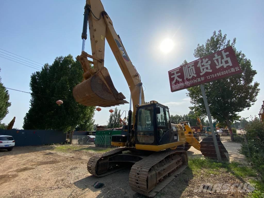 CAT 324D Paletli ekskavatörler