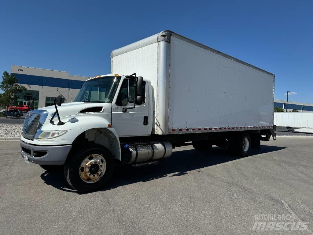 International 4300 Kapali kasa kamyonlar