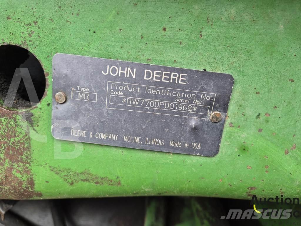 John Deere 7700 Tomruk yükleyici traktörler