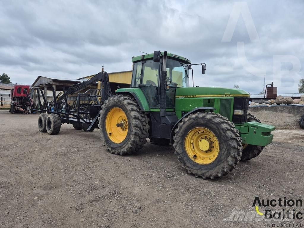 John Deere 7700 Tomruk yükleyici traktörler