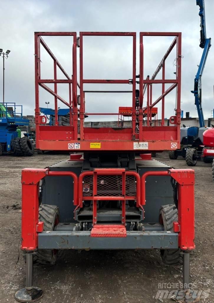 SkyJack SJ 6832 RT Makasli platformlar