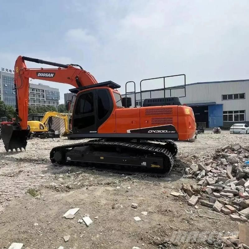 Doosan DX 300 Paletli ekskavatörler