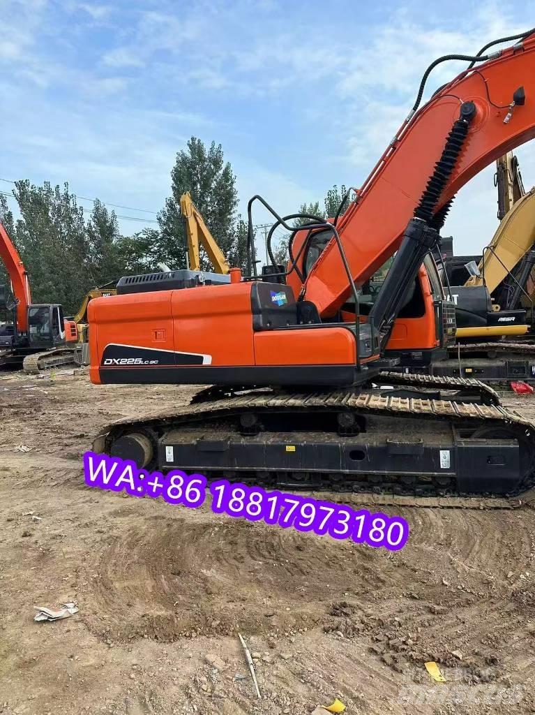 Doosan DX 225 LC Paletli ekskavatörler