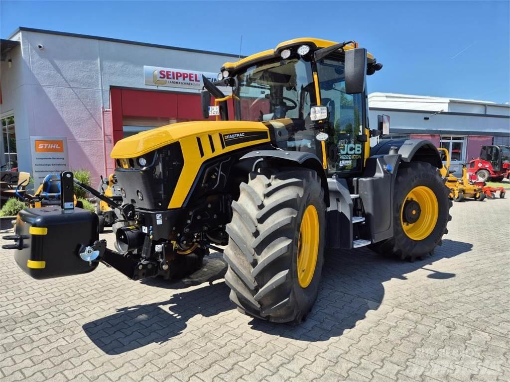 JCB FASTRAC 4220 Traktörler