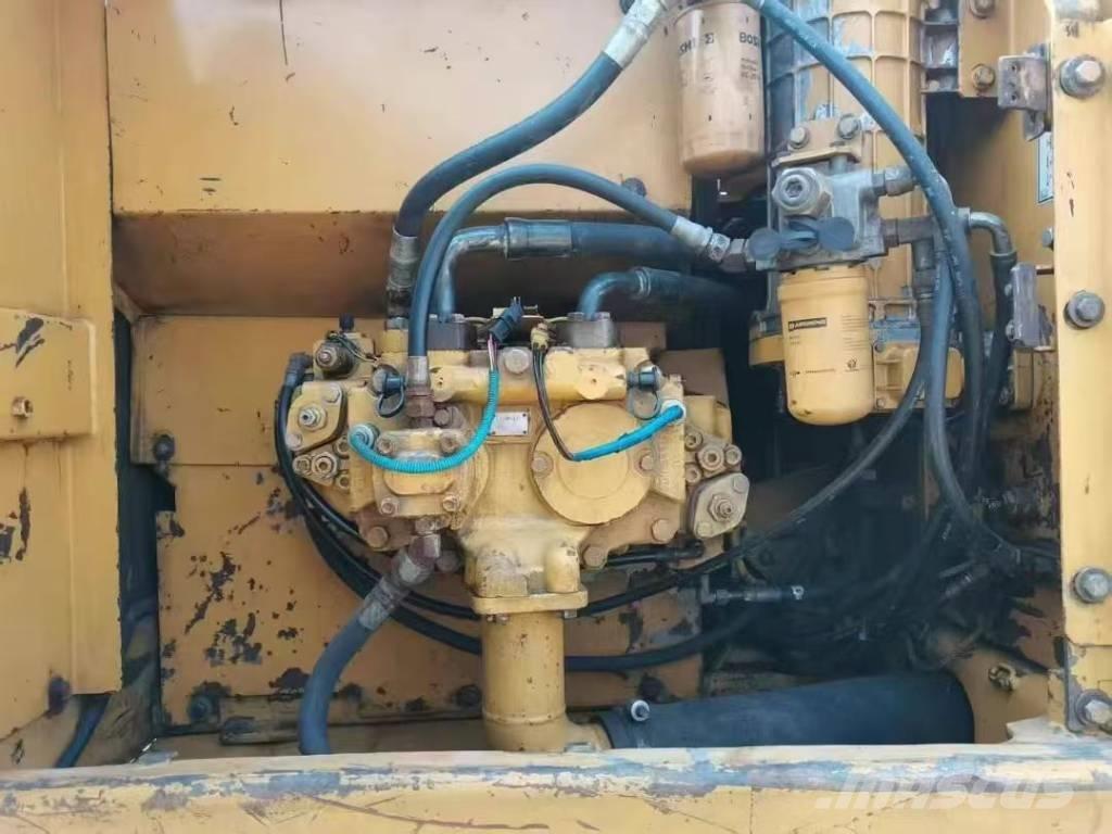 CAT 320 D L Paletli ekskavatörler