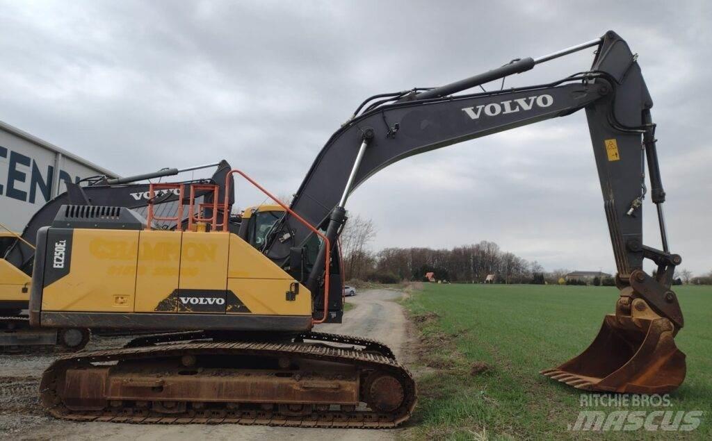 Volvo EC250EL Paletli ekskavatörler