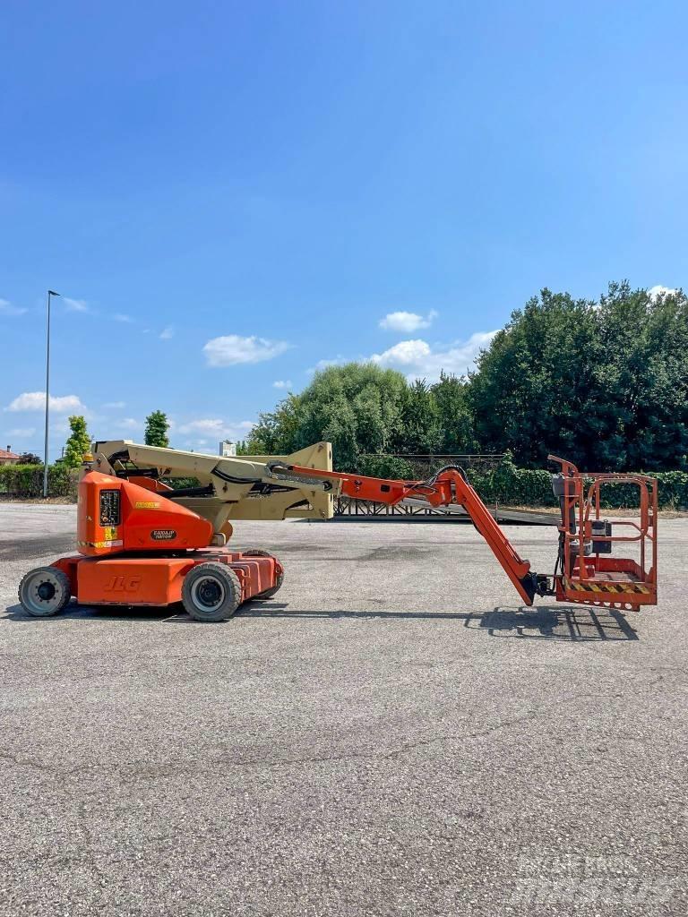 JLG E 400 AJP Körüklü personel platformları