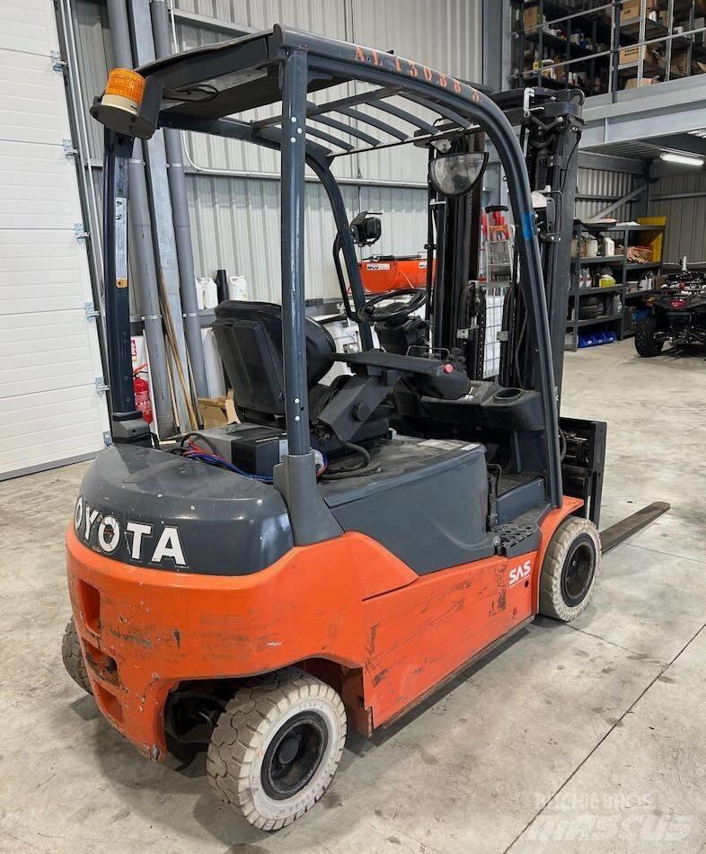 Toyota 8 FBMT 16 Elektrikli forkliftler