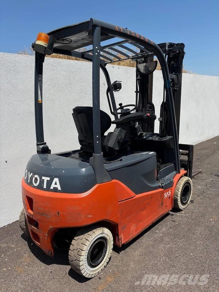Toyota 8 FBMT 16 Elektrikli forkliftler