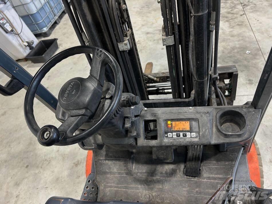 Toyota 8 FBMT 16 Elektrikli forkliftler