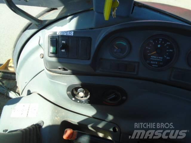 New Holland 575 E Kazıcı yükleyiciler - beko loder
