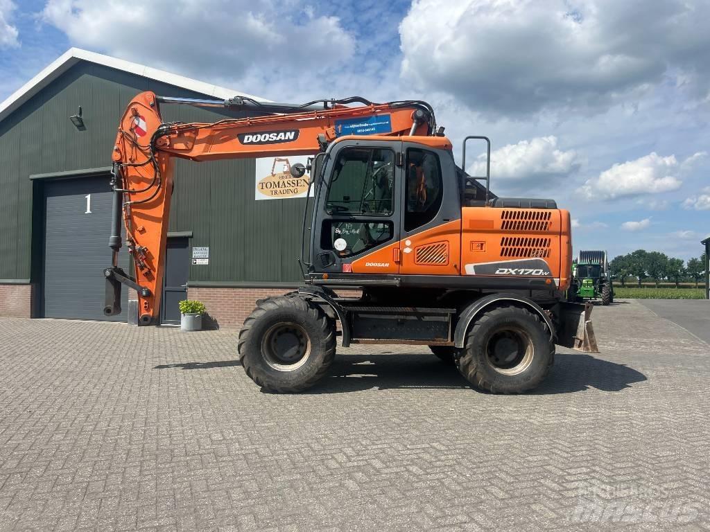 Doosan DX 170 W-5 Lastik tekerli ekskavatörler