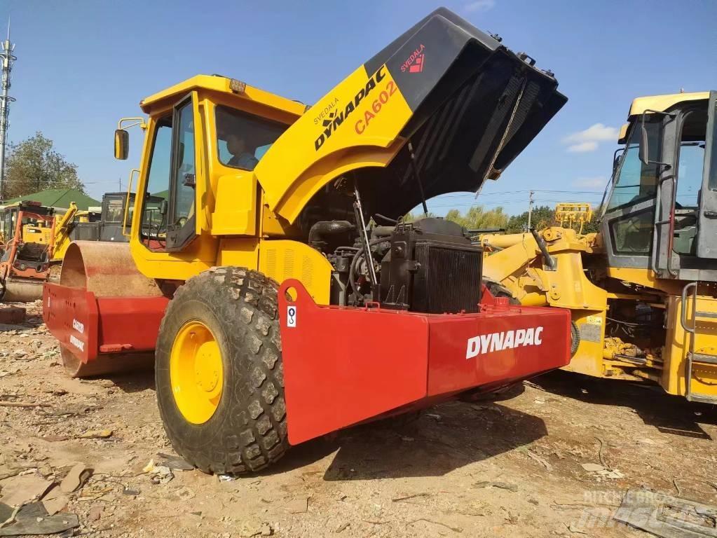 Dynapack CA602D Tek tamburlu silindirler