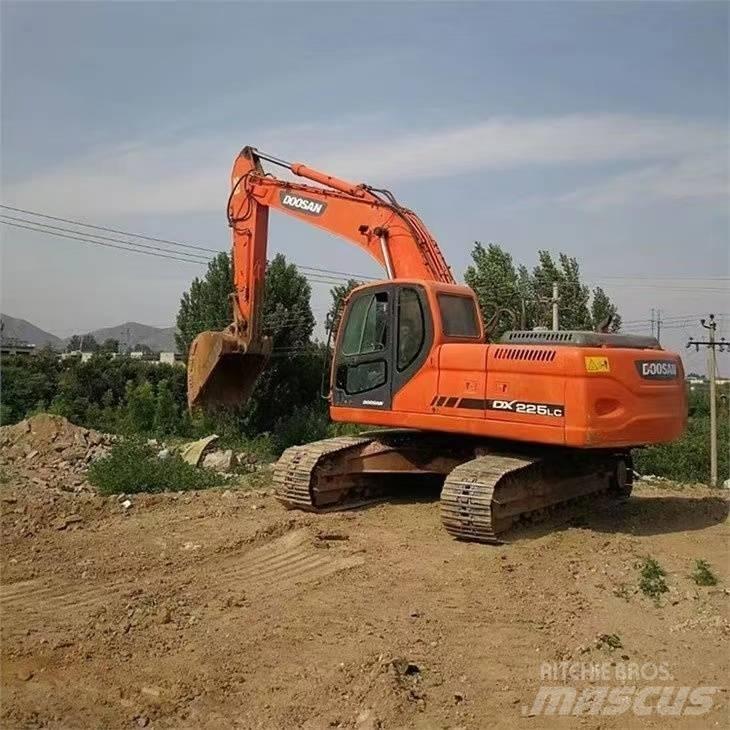 Doosan DX 225 LC-9C Paletli ekskavatörler
