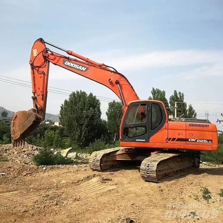 Doosan DX 225 LC-9C Paletli ekskavatörler